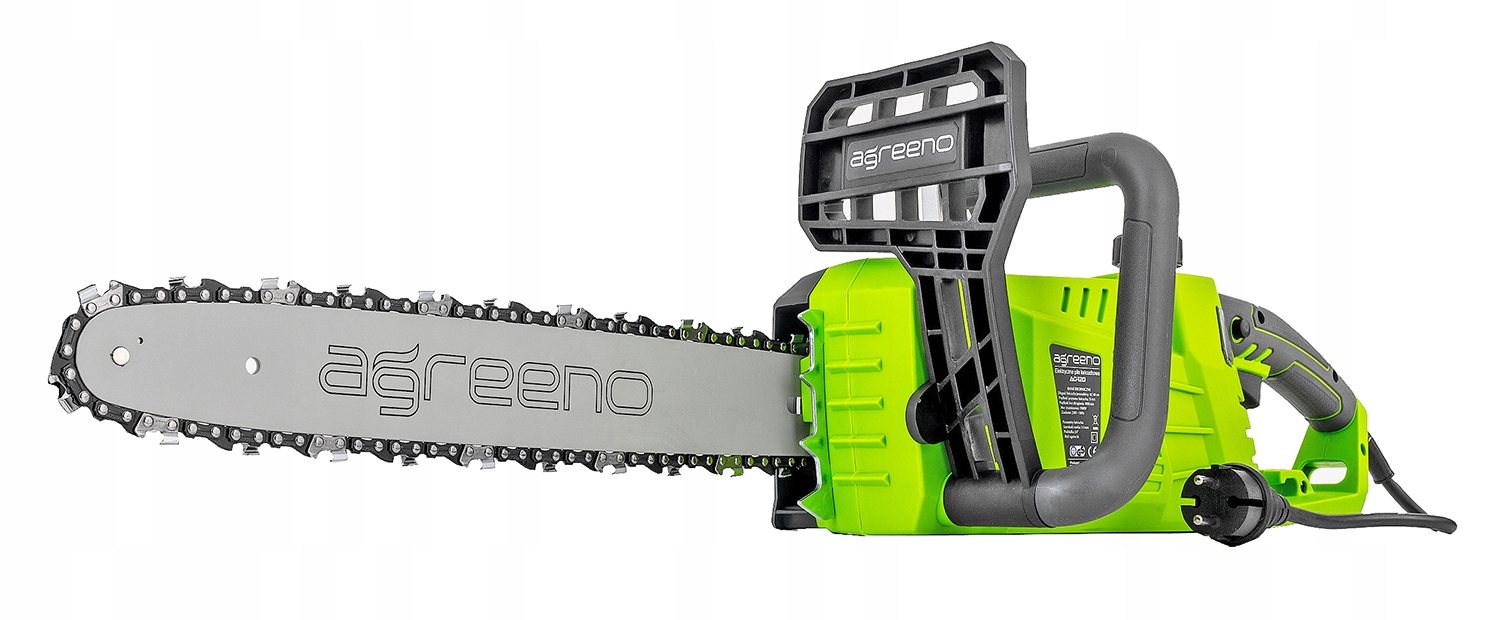 Pilarka łańcuchowa marki Agreeno utrzymana w zielono-szarej kolorystyce z elementami czarnymi, takimi jak uchwyt, obudowa silnika i przewód zasilający, na białym tle - ujęcie nr 5